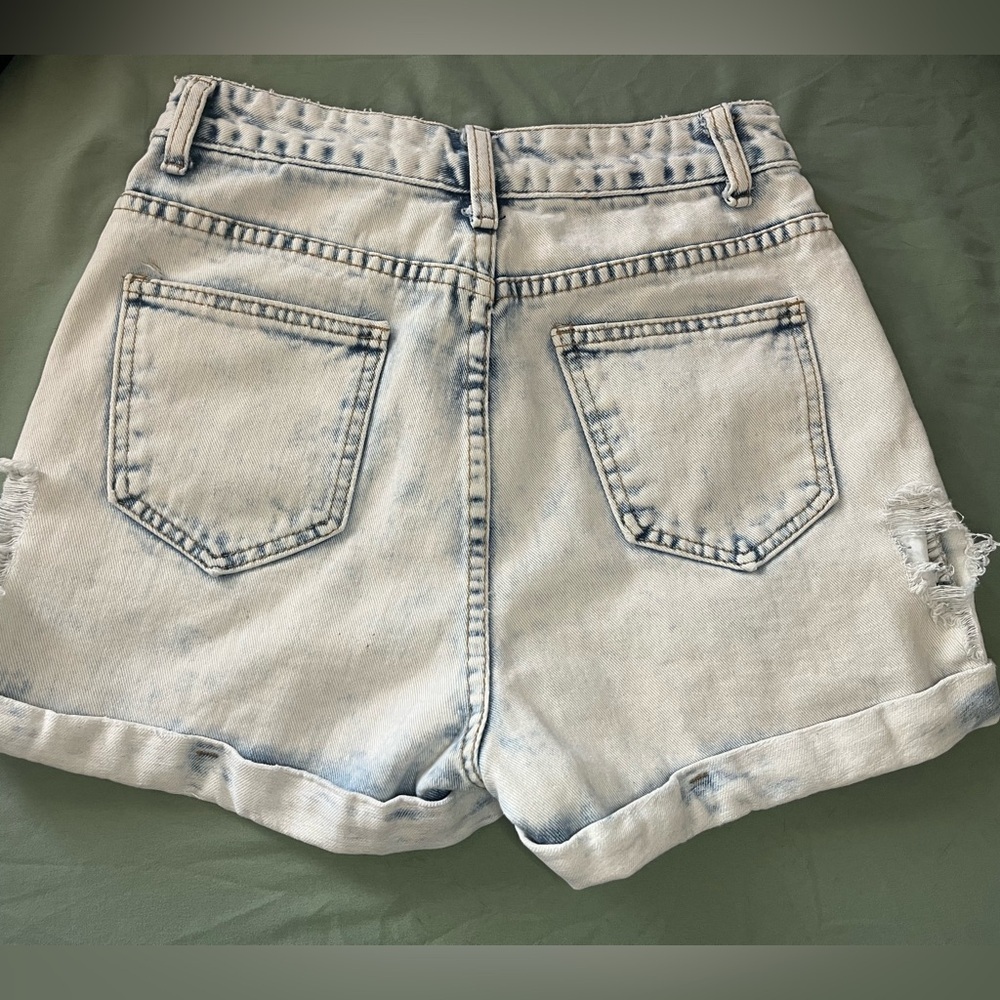 Light washed distressed denim shorts, Size S - Picture 6 of 6